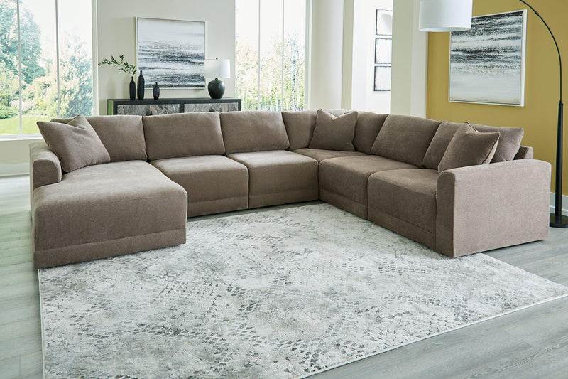 Raeanna Sectional with Chaise